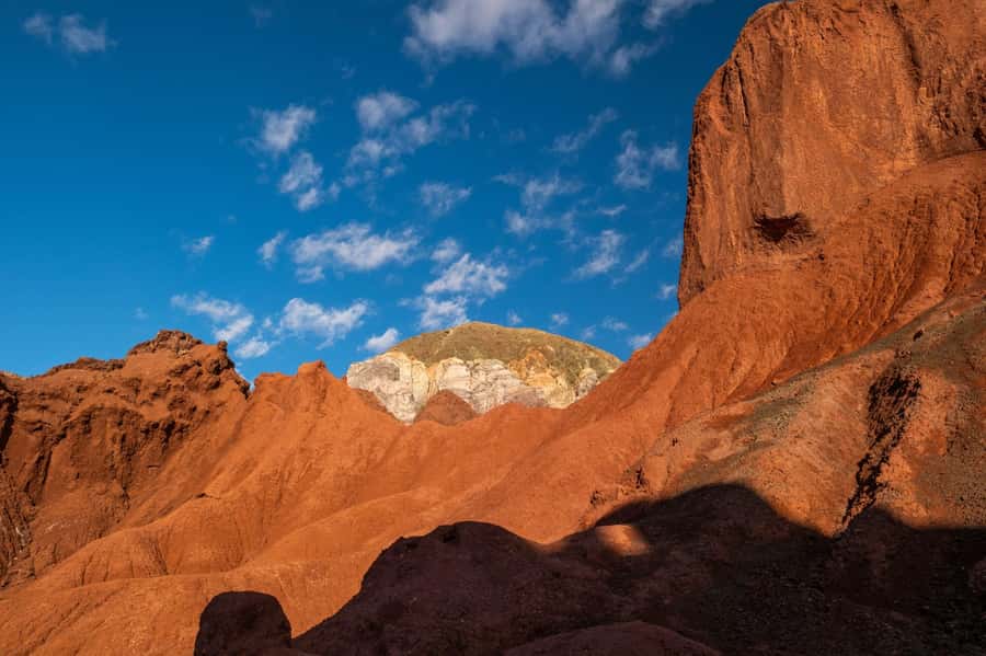 San Pedro de Atacama: Rainbow Valley & Hierbas Buenas Tour - Breakfast with a desert view
