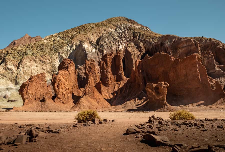 San Pedro de Atacama: Rainbow Valley & Hierbas Buenas Tour - Yerbas Buenas and the stories carved into stone