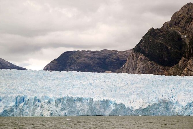 San Rafael Glacier Lagoon Cruise with Breakfast, Lunch & Whisky - Starting at 6:30 a.m. in Puerto Río Tranquilo
