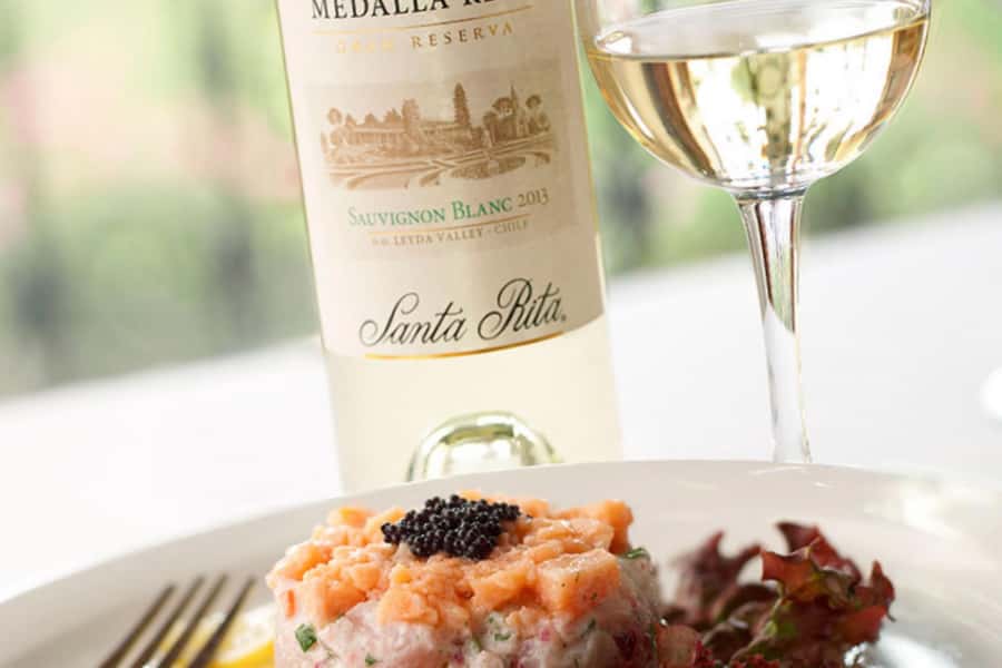 Santa Rita Vineyard Tour with Lunch, an Unforgettable Day! - Inside the historic cellars and the story of Los 120