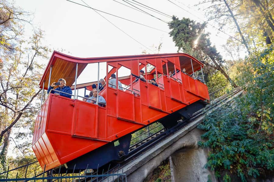 Santiago: 1-Day Hop-On Hop-Off Bus and Cable Car Ticket - Stop 7: Santa Lucía Hill and Lastarria