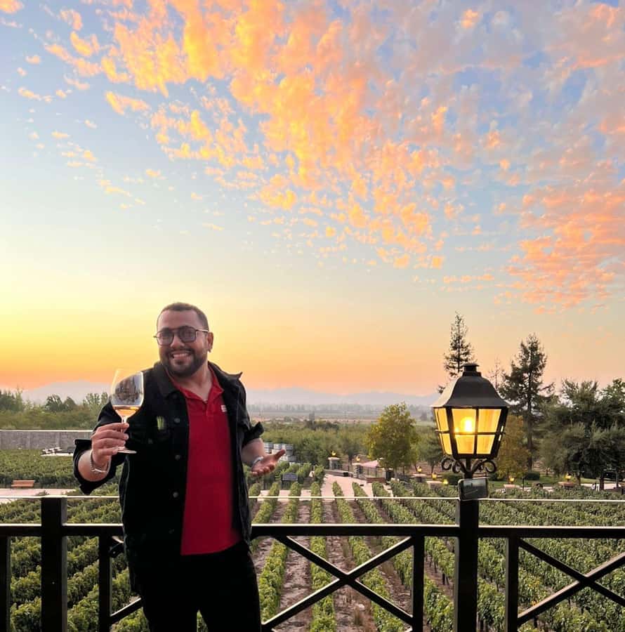 Santiago: Alyan Winery Sunset with Wine Tastings and Dinner - Entering Alyan Family Wines