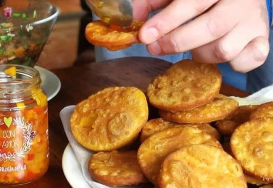 Santiago: Best Street Food Tour With A Local Guide - Plaza de Armas: Santiagos civic center