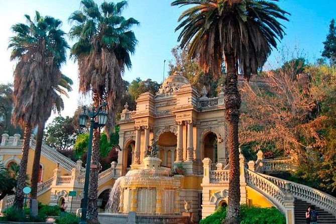 Santiago city tour - La Moneda and Plaza de la Ciudadanía
