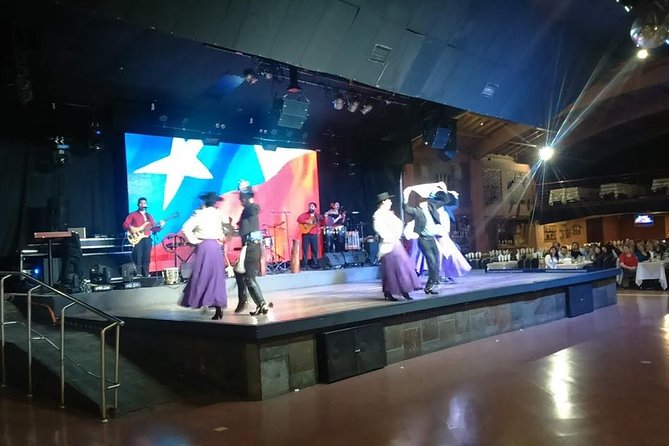 Santiago Dinner Show with Private Transfer - What this Santiago evening is really offering
