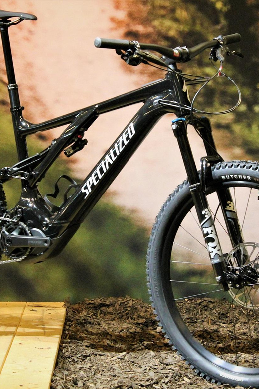 Santiago: E- Mountain Bike Rental to ride in a bike park - Gear, insurance, and the USD 200 deposit