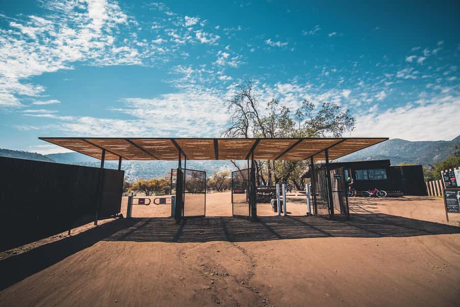 Santiago: E- Mountain Bike Rental to ride in a bike park - Who gets the best value for $100?