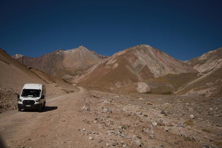 Santiago: Full day Embalse del Yeso, Casa de Chocolate, picnic & Hot Springs - Reaching Embalse del Yeso