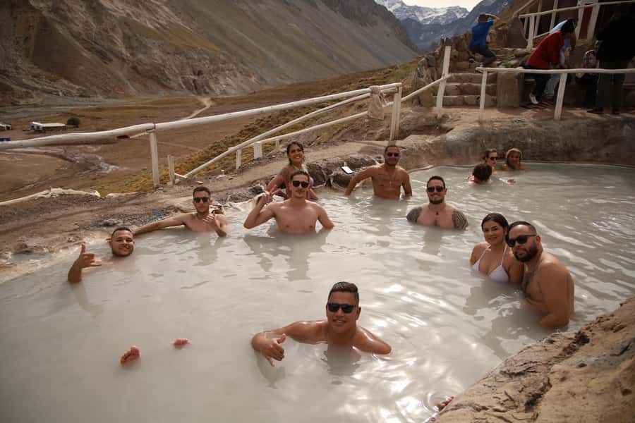Santiago: Full day Embalse del Yeso, Casa de Chocolate, picnic & Hot Springs - What the $90 price really covers