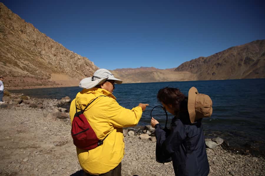 Santiago: Full day Embalse del Yeso, Casa de Chocolate, picnic & Hot Springs - Starting in Providencia, Santiago, or Las Condes