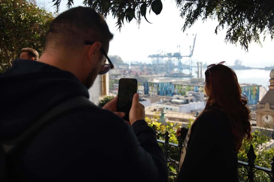 Santiago: Full day excursion in Viña del Mar and Valparaíso - Reñaca beach and a separate lunch budget
