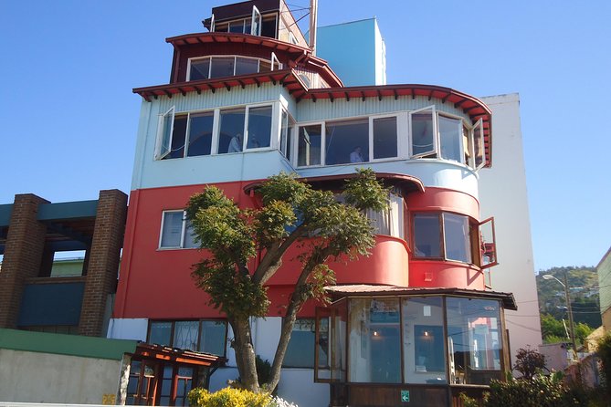 Santiago: Full-Day Neruda's Route Tour, include entraces to museums - Isla Negra: Neruda’s coastal refuge