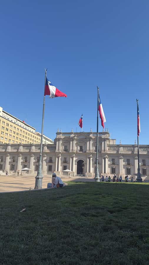 Santiago: Guided City Tour through the historic center of Santiago - Finishing on Santa Lucía Hill