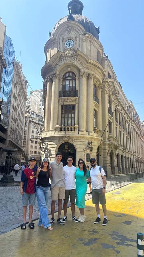 Santiago: Guided City Tour through the historic center of Santiago - What the guide quality means for you
