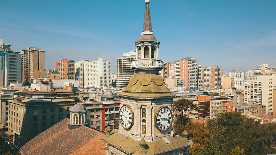 Santiago: Guided Full-Day Walking Tour with a Chilean Lunch - Café con Piernas and La Piojera