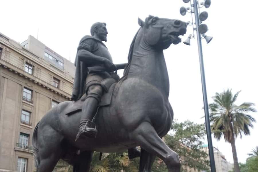 Santiago: Guided Walking Tour of the Historical Old Town - Key points at a glance