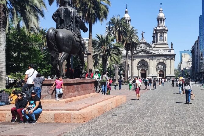 Santiago: Half-Day Sightseeing City Tour with Chauffeur and Guide - Yungay finishes with murals and a bohemian feel