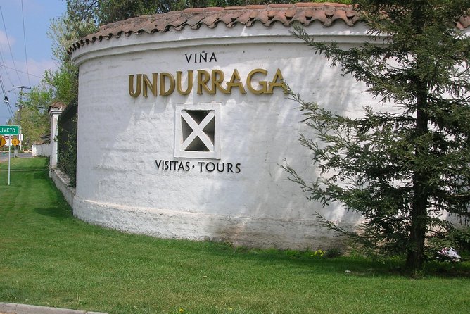 Santiago: Half day Visit to Undurraga vineyard, entrance and transport included - Price and value at $62