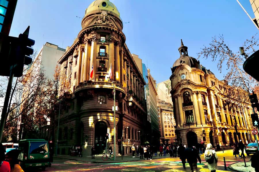 Santiago Half-Day Walking Tour with Hotel Pick up & Brunch - Why this five-hour format works