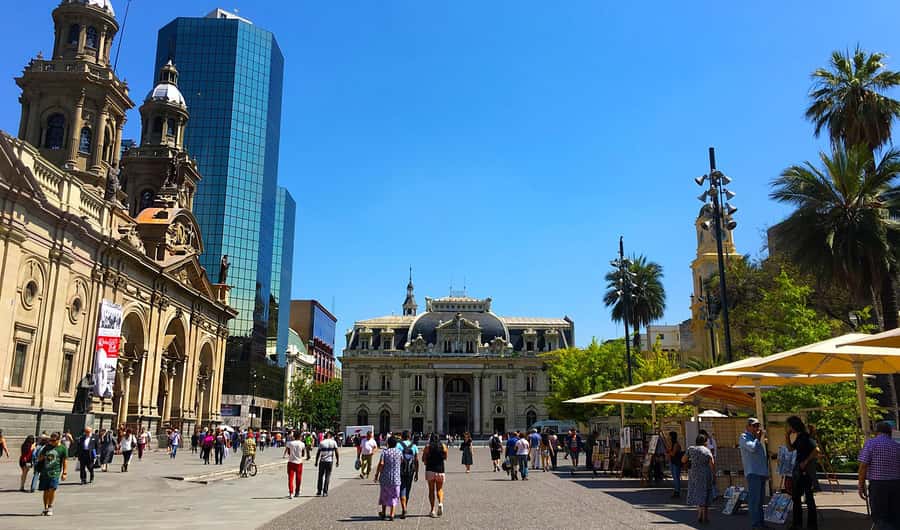 Santiago Half-Day Walking Tour with Hotel Pick up & Brunch - Sanhattan and the modern city