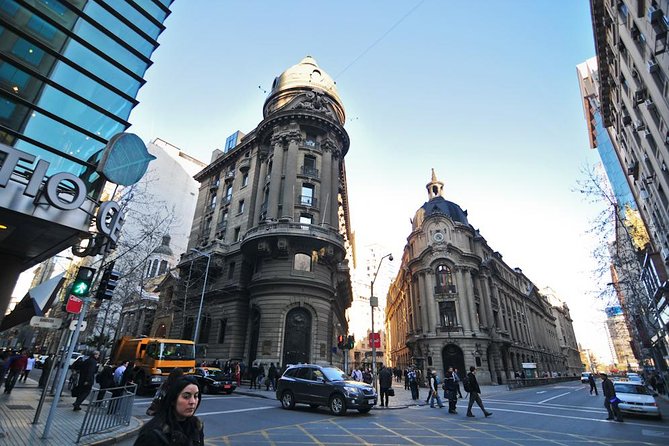 Santiago Half-Day Walking Tour with Hotel Pick up & Food Sample - Bellavista, Santiago’s artistic and evening district