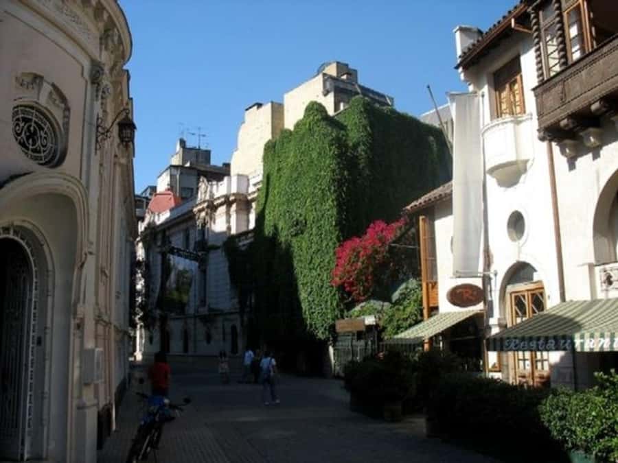 Santiago : Highlights Walking Tour With A Guide - Museo Chileno de Arte Precolombino