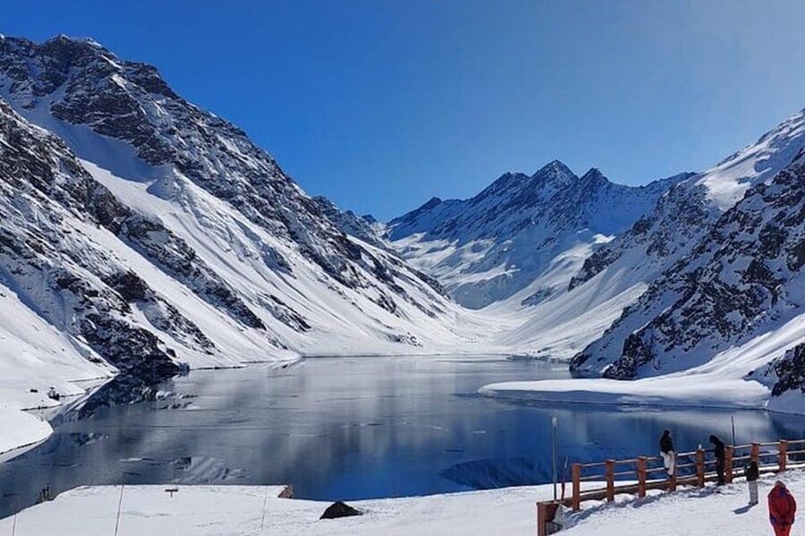 Santiago: Inca Lagoon Tour with Local Vineyard and Tasting - Los Caracoles: 29 turns in five minutes