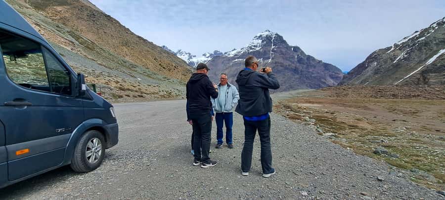 Santiago: Inca Lagoon Tour with Local Vineyard and Tasting - Pickup in Santiago and the road toward Los Andes
