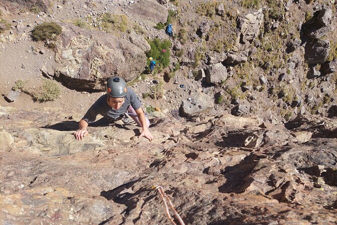 Santiago Metropolitan Region Rock Climbing Experience - What makes this Andes climbing day special