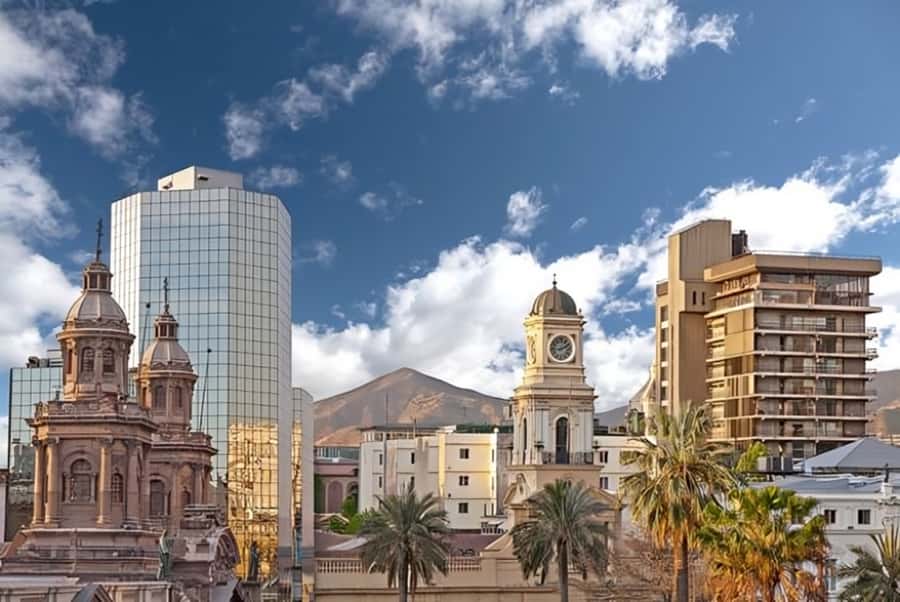 Santiago : Must-See Sites Walking Tour With A Guide - Timing, meeting point, and practical comfort