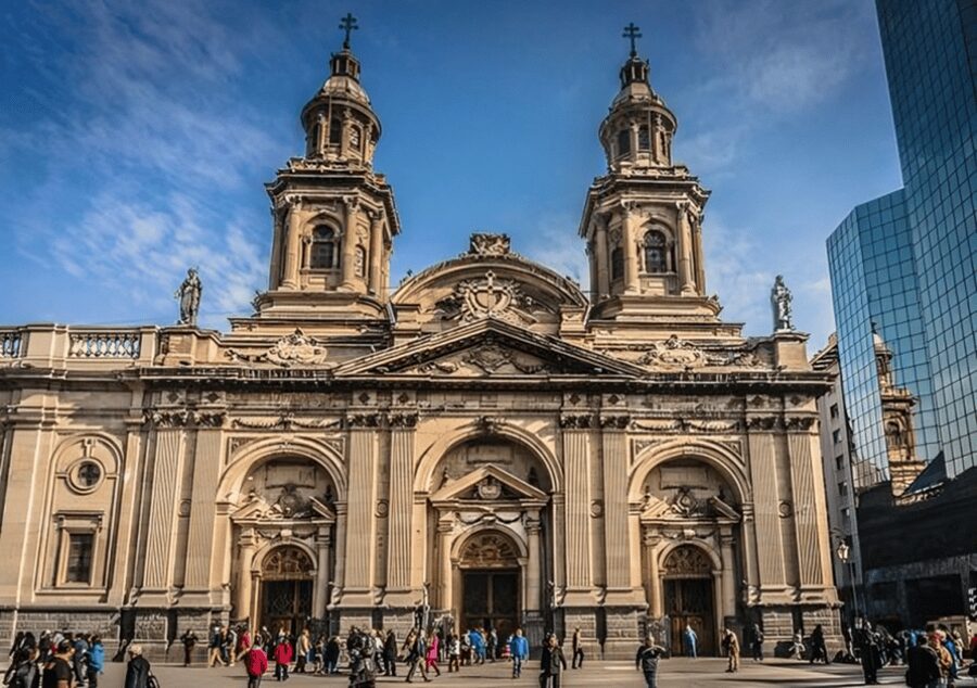 Santiago : Must-See Sites Walking Tour With A Guide - Lastarria offers a slower neighborhood walk