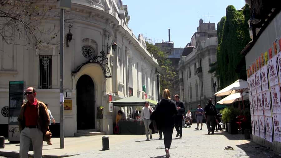 Santiago: Private Bar Tour with Beer and Cocktail Tasting - What the private format adds