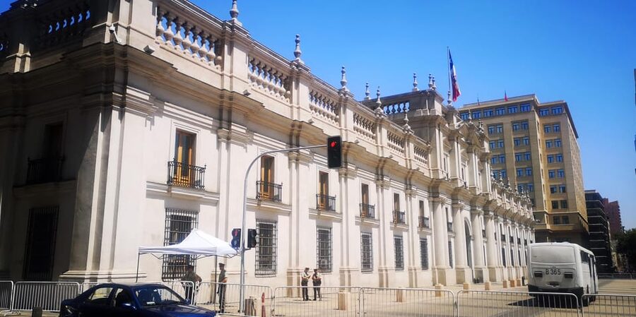 Santiago: Private City Tour to Stunning Lookout Points - La Moneda Palace and lunch across the street