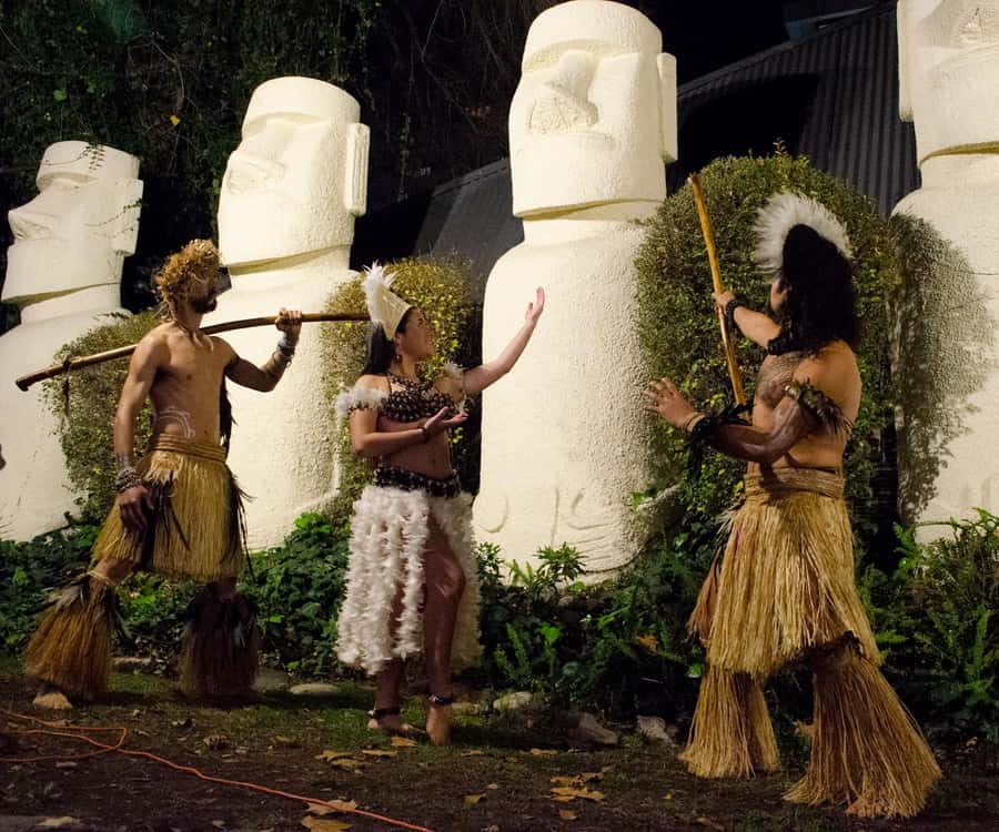 Santiago: Private Dinner & Chilean Folk Show with Transfers - Arriving at Bali Hai From Your Santiago Hotel