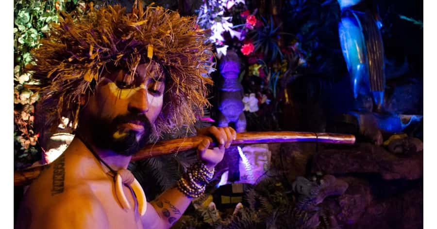 Santiago: Private Dinner & Chilean Folk Show with Transfers - Folk Music From Chile’s North And South