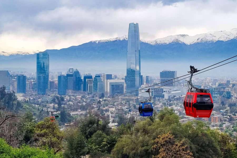 Santiago: Private tour, historic center, high altitude viewpoint, cable car - Palacio de La Moneda: Santiago’s political heart