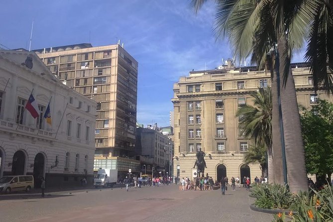 Santiago Private walking tour with Lunch - San Cristóbal Hill and the Andes view
