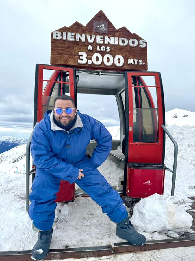 Santiago: Valle Nevado Ski Day Trip with Hotel Transfers - The rental stop and the climb toward Farellones