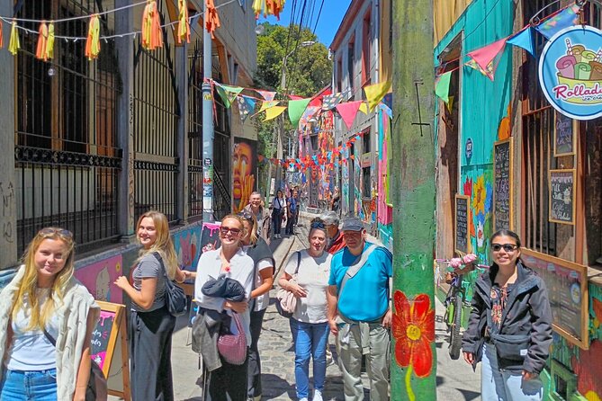 Santiago: Viña del Mar, Valparaiso & Casablanca Valley Tour - Guides, vans, and the real comfort level