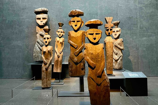 Santiago Walking Tour History, Culture and Local Life - Lastarria and Parque Forestal