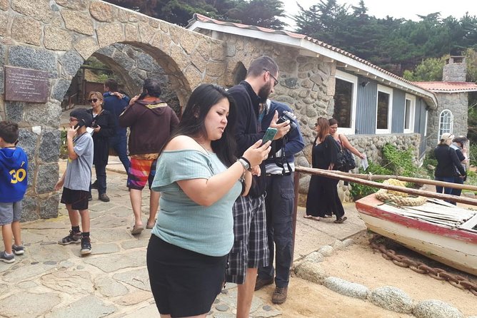 Small Group Full-Day Tour to Isla Negra, San Alfonso del Mar, and Pomaire - The guide can make or break the experience