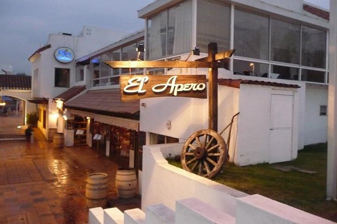 Small-Group Night City Tour: San Cristobal Hill and Dinner Show - Timing, comfort, and practical details