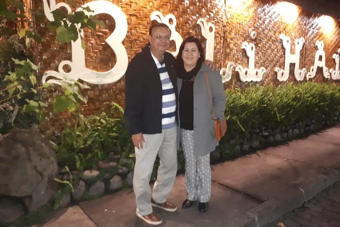 Small-Group Night City Tour: San Cristobal Hill and Dinner Show - Reaching Cerro San Cristóbal after dark
