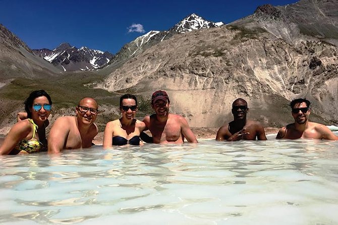 Small Group Tour: Cajon del Maipo with Hotsprings and Picnic - Includes Entrance - Why Cajón del Maipo makes a good escape from Santiago