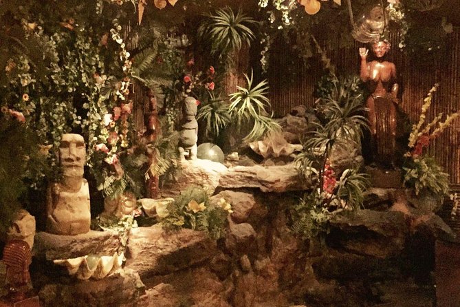 Small-Group Tour: Night City Tour with Santa Lucia Hill and Dinner Show - Who should book this experience?