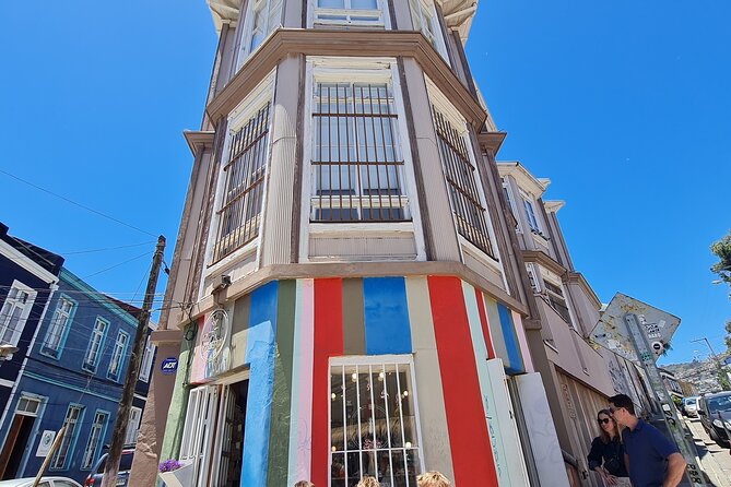 Street Art in Valparaiso and Wines in Casablanca from Santiago - Key points to know before booking