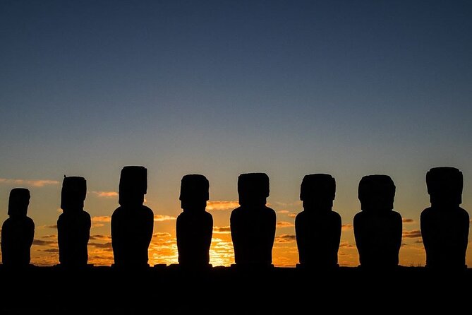 Sunrise in Tongariki on Easter Island Rapa Nui - Sunrise at the 15 moai