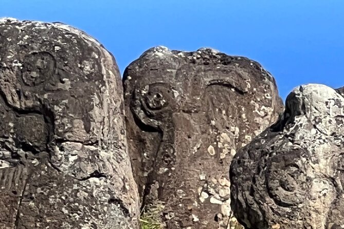T2-THE MUST-HAVES OF RAPA NUI (non-cruise visitors) - Ahu Akivi closes with an inland perspective