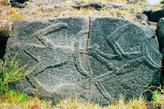 T2-THE MUST-HAVES OF RAPA NUI (non-cruise visitors) - Ahu Tahai sets the story beside Hanga Roa