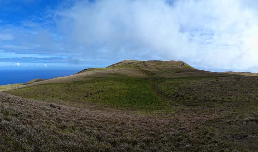 Terevaka Horse Excursion: The highest point and 360° view. - Riding toward Terevaka, Rapa Nui’s highest point